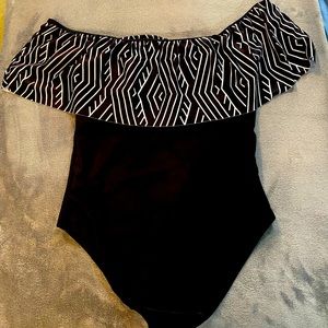 One piece off shoulders swimsuit size M